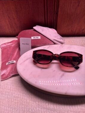 Miu Miu Sunnies ☀️